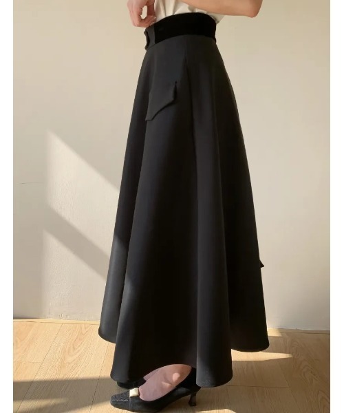 BIRTHDAY BASH(バースデイバッシュ)の「WAIST SWITCHING FLARE SKIRT(スカート・レディース・ベージュ/ブラック・MEDIUM/SMALL)」の4枚目の写真