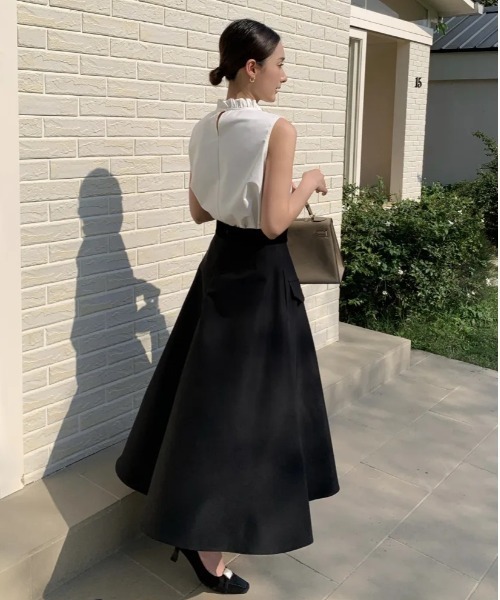 BIRTHDAY BASH(バースデイバッシュ)の「WAIST SWITCHING FLARE SKIRT(スカート・レディース・ベージュ/ブラック・MEDIUM/SMALL)」の10枚目の写真