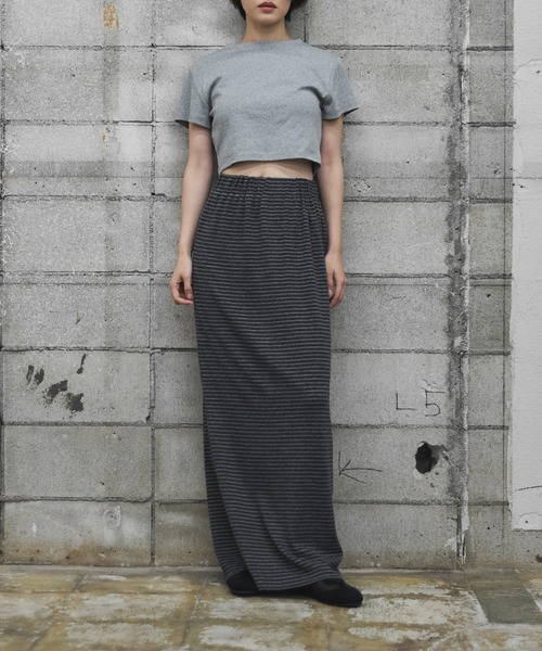 feepur（フェピュール）の「【TALLサイズあり】ボーダーナロースカート（スカート・レディース・チャコールグレー・SMALL/MEDIUM/TALL）」の6枚目の写真