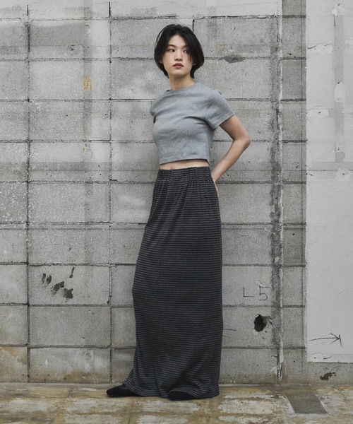 feepur（フェピュール）の「【TALLサイズあり】ボーダーナロースカート（スカート・レディース・チャコールグレー・SMALL/MEDIUM/TALL）」の8枚目の写真