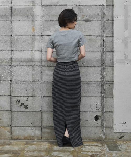 feepur（フェピュール）の「【TALLサイズあり】ボーダーナロースカート（スカート・レディース・チャコールグレー・SMALL/MEDIUM/TALL）」の7枚目の写真