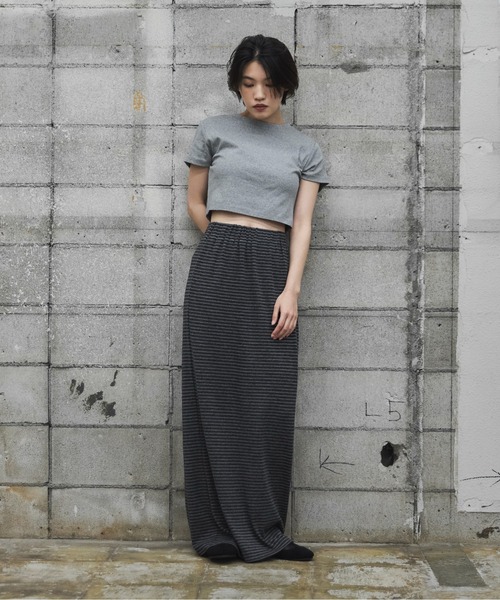 feepur（フェピュール）の「【TALLサイズあり】ボーダーナロースカート（スカート・レディース・チャコールグレー・SMALL/MEDIUM/TALL）」の9枚目の写真