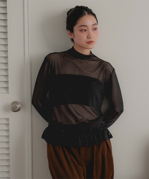 miette（ミエット）の「ハイネックフィンガー裾フリルトップス（Tシャツ/カットソー・レディース・ドット/ブラック/ブラック系その他/アイボリー・M/L）」の3枚目の写真