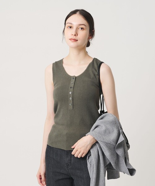BEAUTY&YOUTH UNITED ARROWS（ビューティーアンドユースユナイテッドアローズ）の「ヘンリーネック リブニット タンクトップ ウォッシャブル（ニット/セーター・レディース・ベージュ/オリーブ/ダークグレー・FREE）」の9枚目の写真