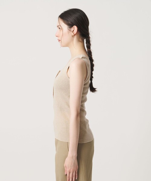 BEAUTY&YOUTH UNITED ARROWS（ビューティーアンドユースユナイテッドアローズ）の「ヘンリーネック リブニット タンクトップ ウォッシャブル（ニット/セーター・レディース・ベージュ/オリーブ/ダークグレー・FREE）」の11枚目の写真