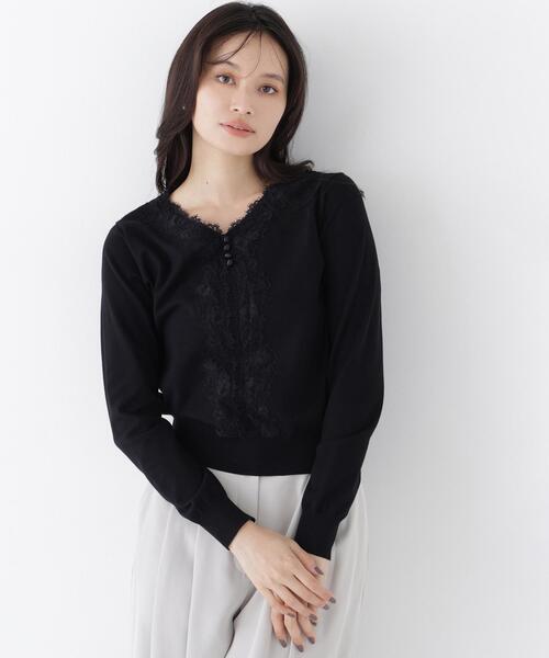 NATURAL BEAUTY BASIC(ナチュラルビューティーベーシック)の「レースVネックプルオーバー(ニット/セーター・レディース・オフホワイト/ブルー/ブラック・フリ-)」の3枚目の写真