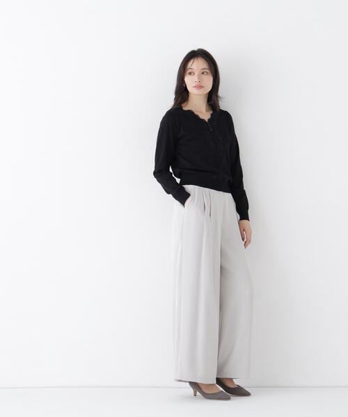 NATURAL BEAUTY BASIC(ナチュラルビューティーベーシック)の「レースVネックプルオーバー(ニット/セーター・レディース・オフホワイト/ブルー/ブラック・フリ-)」の5枚目の写真