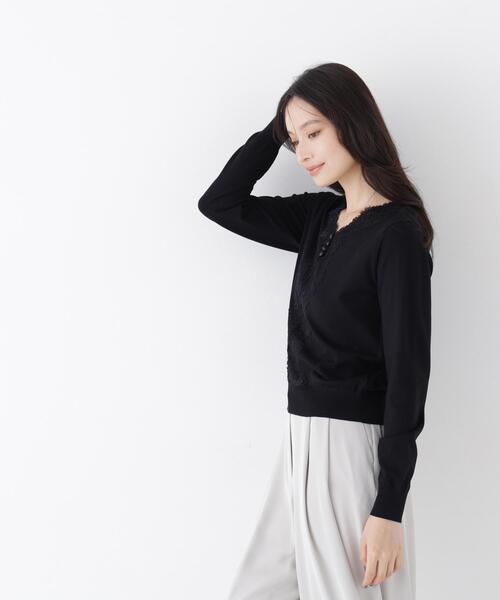 NATURAL BEAUTY BASIC(ナチュラルビューティーベーシック)の「レースVネックプルオーバー(ニット/セーター・レディース・オフホワイト/ブルー/ブラック・フリ-)」の10枚目の写真