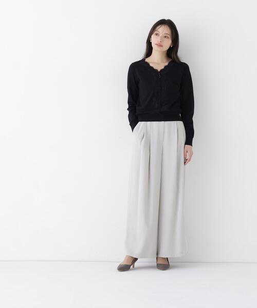 NATURAL BEAUTY BASIC(ナチュラルビューティーベーシック)の「レースVネックプルオーバー(ニット/セーター・レディース・オフホワイト/ブルー/ブラック・フリ-)」の11枚目の写真
