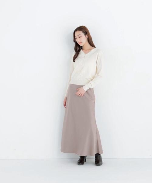NATURAL BEAUTY BASIC(ナチュラルビューティーベーシック)の「レースVネックプルオーバー(ニット/セーター・レディース・オフホワイト/ブルー/ブラック・フリ-)」の13枚目の写真