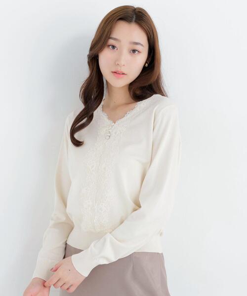 NATURAL BEAUTY BASIC(ナチュラルビューティーベーシック)の「レースVネックプルオーバー(ニット/セーター・レディース・オフホワイト/ブルー/ブラック・フリ-)」の14枚目の写真