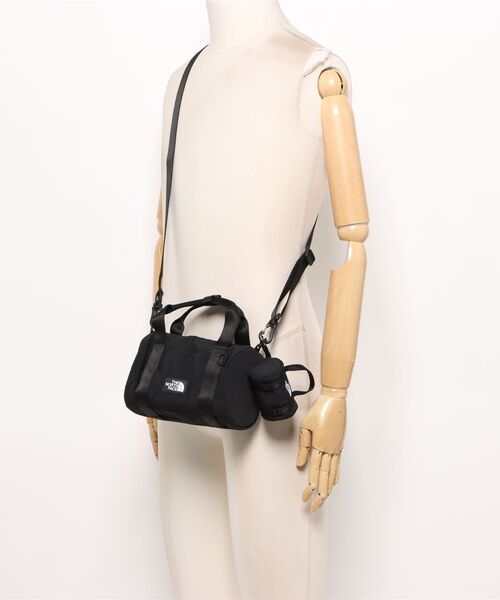 THE NORTH FACE（ザノースフェイス）の「TNF/WL-BREEZE　ROLL　CROSS　BAG（ショルダーバッグ・メンズ・ピンク/クリーム/ブラック・FREE）」の22枚目の写真