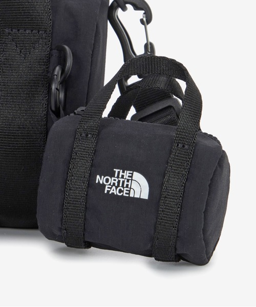 THE NORTH FACE（ザノースフェイス）の「TNF/WL-BREEZE　ROLL　CROSS　BAG（ショルダーバッグ・メンズ・ピンク/クリーム/ブラック・FREE）」の6枚目の写真