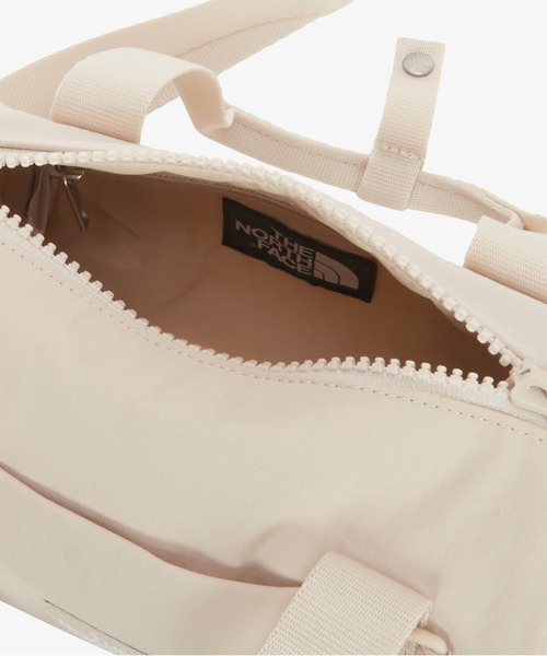 THE NORTH FACE（ザノースフェイス）の「TNF/WL-BREEZE　ROLL　CROSS　BAG（ショルダーバッグ・メンズ・ピンク/クリーム/ブラック・FREE）」の14枚目の写真