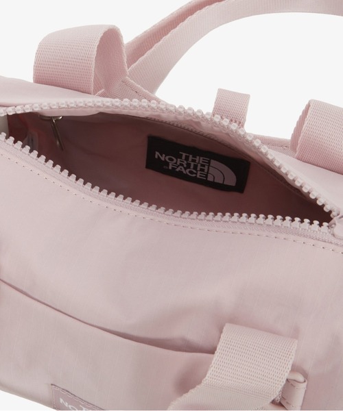 THE NORTH FACE（ザノースフェイス）の「TNF/WL-BREEZE　ROLL　CROSS　BAG（ショルダーバッグ・メンズ・ピンク/クリーム/ブラック・FREE）」の20枚目の写真