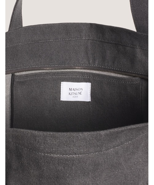 Maison Kitsune(メゾンキツネ)の「PROFILE FOX XL TOTE(トートバッグ・メンズ・ブラック系その他・U)」の5枚目の写真