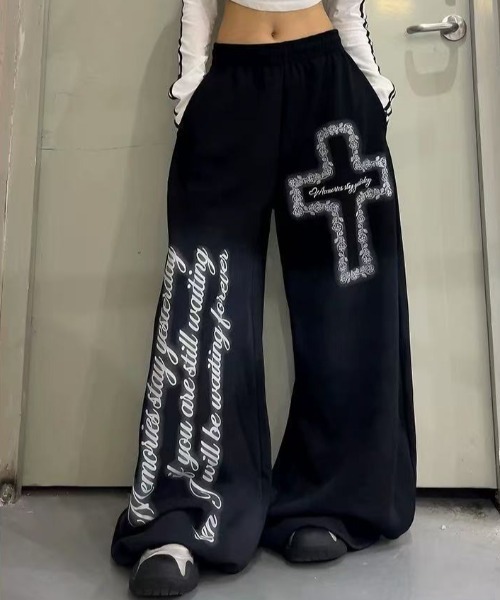 SHEPP(シープ)の「【26年秋冬新作】Y2K クロス刺繍 ヴィンテージ加工 ワイドスウェットパンツ ルーズシルエット(スウェットパンツ・レディース・ブラック/グレー・M/L)」の8枚目の写真