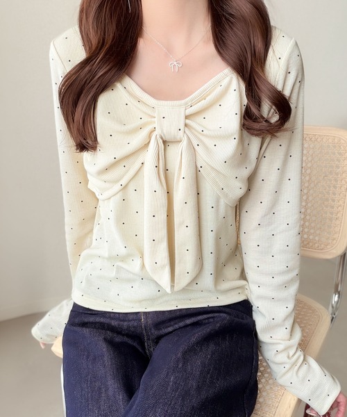 mily bilet(ミウィビレット)の「【mily bilet】甘めディテールを、大人っぽく纏う。主役級の可愛さ♪テレコリブ素材立体ドットリボンスクエアネックトップス(長袖)(Tシャツ/カットソー・レディース・ネイビー/アイボリー/ブラウン・X-LARGE/SMALL/MEDIUM/LARGE)」の10枚目の写真