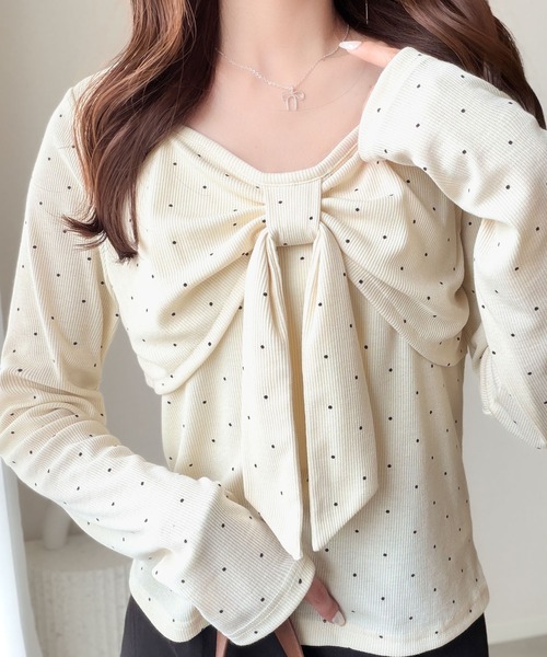 mily bilet(ミウィビレット)の「【mily bilet】甘めディテールを、大人っぽく纏う。主役級の可愛さ♪テレコリブ素材立体ドットリボンスクエアネックトップス(長袖)(Tシャツ/カットソー・レディース・ネイビー/アイボリー/ブラウン・X-LARGE/SMALL/MEDIUM/LARGE)」の12枚目の写真