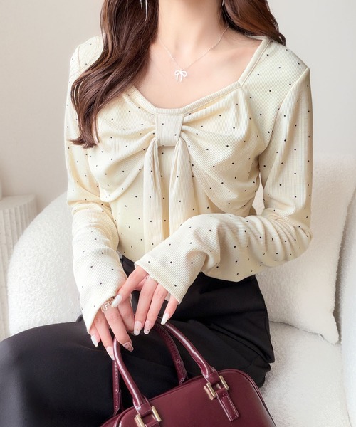 mily bilet(ミウィビレット)の「【mily bilet】甘めディテールを、大人っぽく纏う。主役級の可愛さ♪テレコリブ素材立体ドットリボンスクエアネックトップス(長袖)(Tシャツ/カットソー・レディース・ネイビー/アイボリー/ブラウン・X-LARGE/SMALL/MEDIUM/LARGE)」の11枚目の写真