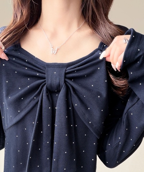 mily bilet(ミウィビレット)の「【mily bilet】甘めディテールを、大人っぽく纏う。主役級の可愛さ♪テレコリブ素材立体ドットリボンスクエアネックトップス(長袖)(Tシャツ/カットソー・レディース・ネイビー/アイボリー/ブラウン・X-LARGE/SMALL/MEDIUM/LARGE)」の8枚目の写真