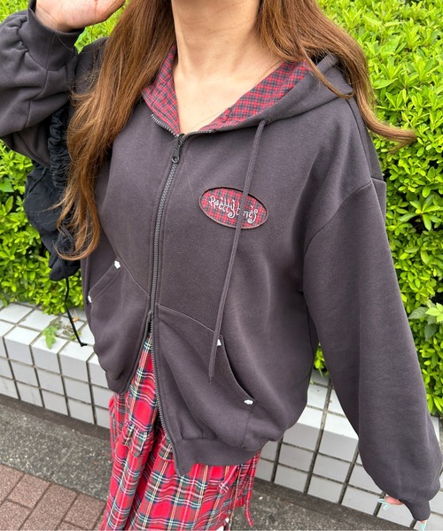 WC（ダブル シー）の「《ダブルフェイス★》チェックリバーシブルBIGパーカー（パーカー・レディース・グレー/チャコールグレー・FREE）」の12枚目の写真