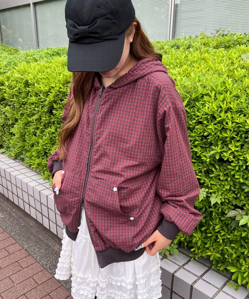 WC（ダブル シー）の「《ダブルフェイス★》チェックリバーシブルBIGパーカー（パーカー・レディース・グレー/チャコールグレー・FREE）」の17枚目の写真