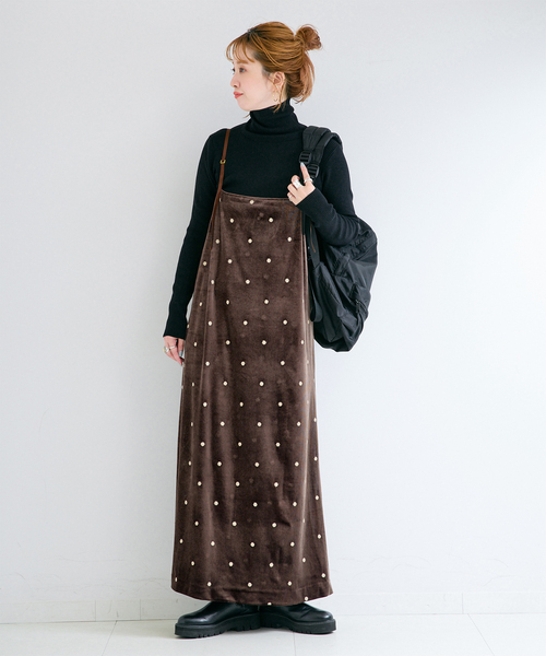 B.C STOCK(ベーセーストック)の「【WEB限定】手洗い可 / ベロアフラワー刺繍ワンピース(ワンピース・レディース・ブラウン/ブラック・FREE)」の2枚目の写真