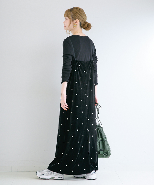 B.C STOCK(ベーセーストック)の「【WEB限定】手洗い可 / ベロアフラワー刺繍ワンピース(ワンピース・レディース・ブラウン/ブラック・FREE)」の5枚目の写真