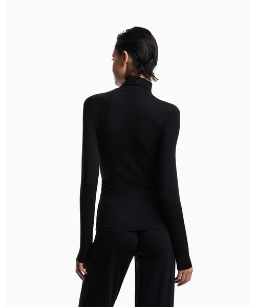 EMPORIO ARMANI(エンポリオアルマーニ)の「<オンライン限定>【エンポリオ アルマーニ】ウィメンズ タートルネックセーター テックウール混ジャージー(ニット/セーター・レディース・ブラック/アイボリー・SMALL/LARGE/X-SMALL/MEDIUM)」の4枚目の写真
