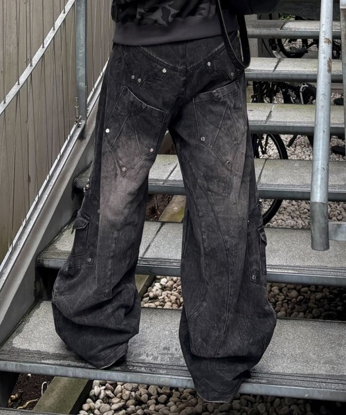 RICH(リッチ)の「別注【RICH】Knight Wide Dirty Washed Pants / 【リッチ】リベットダーティーウォッシュバルーンデニムパンツ<着用動画あり>(デニムパンツ・メンズ・ブラック・02/01)」の3枚目の写真