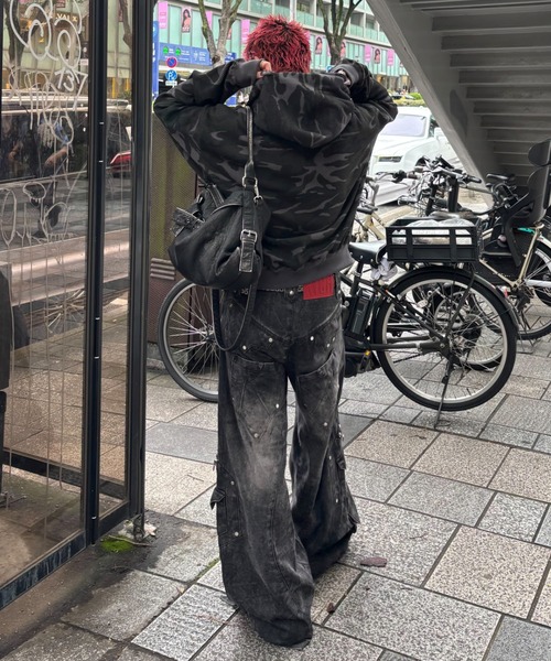 RICH(リッチ)の「別注【RICH】Knight Wide Dirty Washed Pants / 【リッチ】リベットダーティーウォッシュバルーンデニムパンツ<着用動画あり>(デニムパンツ・メンズ・ブラック・02/01)」の12枚目の写真