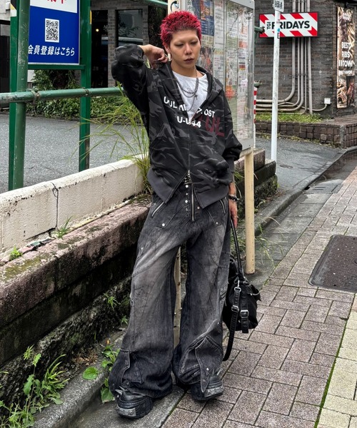 RICH(リッチ)の「別注【RICH】Knight Wide Dirty Washed Pants / 【リッチ】リベットダーティーウォッシュバルーンデニムパンツ<着用動画あり>(デニムパンツ・メンズ・ブラック・02/01)」の7枚目の写真