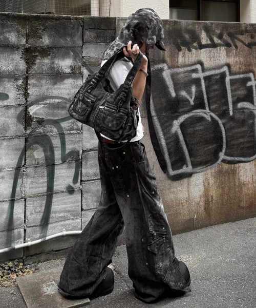 RICH(リッチ)の「別注【RICH】Knight Wide Dirty Washed Pants / 【リッチ】リベットダーティーウォッシュバルーンデニムパンツ<着用動画あり>(デニムパンツ・メンズ・ブラック・02/01)」の18枚目の写真