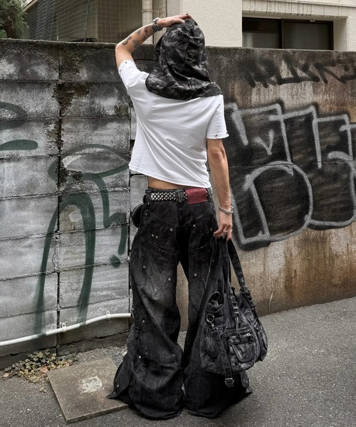 RICH(リッチ)の「別注【RICH】Knight Wide Dirty Washed Pants / 【リッチ】リベットダーティーウォッシュバルーンデニムパンツ<着用動画あり>(デニムパンツ・メンズ・ブラック・02/01)」の19枚目の写真