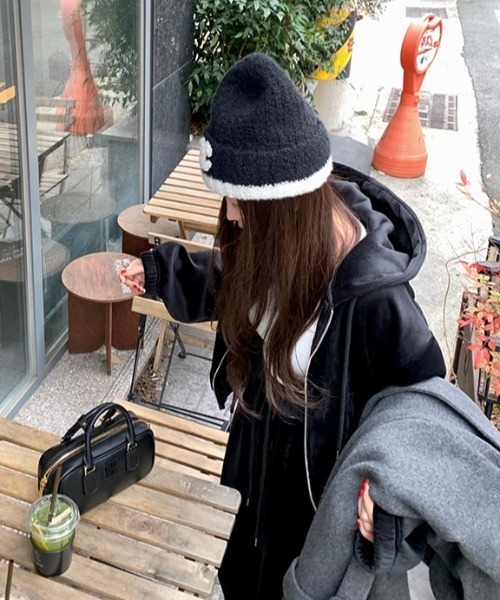 FAVORITO(ファヴォリート)の「フード付きトップスパンツセットアップ(セットアップ・レディース・ブラック/ベージュ・F)」の12枚目の写真