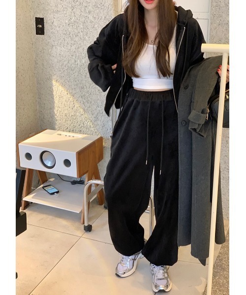 FAVORITO(ファヴォリート)の「フード付きトップスパンツセットアップ(セットアップ・レディース・ブラック/ベージュ・F)」の10枚目の写真