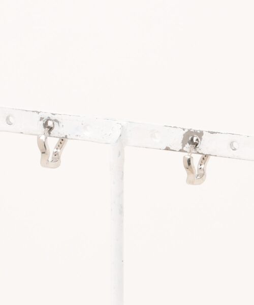 almo(アルモ)の「【466922】キラキラウェーブフープピアス(RO)(ピアス(両耳用)・レディース・シルバー・SMALL/MEDIUM)」の10枚目の写真