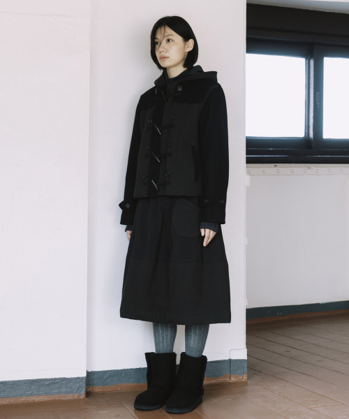 OHESHIO(オヘシオ)の「PADDED DUFFLE WOOL COAT, BLACK(チェスターコート・レディース・その他・FREE)」の2枚目の写真