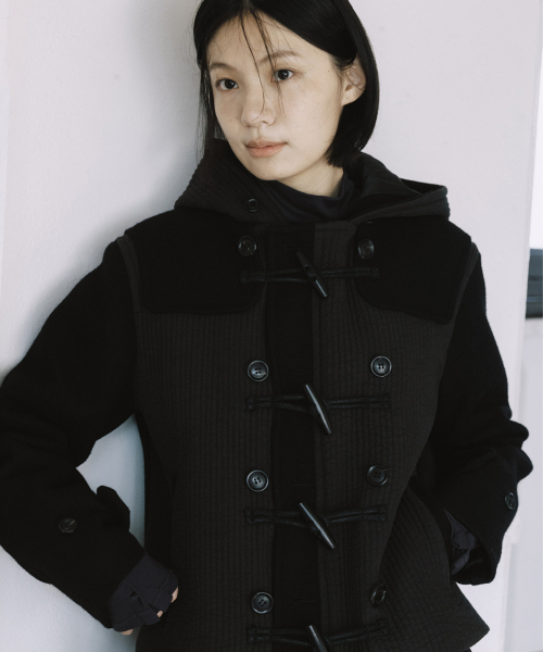 OHESHIO(オヘシオ)の「PADDED DUFFLE WOOL COAT, BLACK(チェスターコート・レディース・その他・FREE)」の3枚目の写真