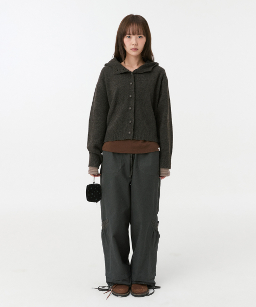 OHESHIO（オヘシオ）の「CROPPED HOODED HIGH NECK CARDIGAN, BROWN（カーディガン/ボレロ・レディース・その他・FREE）」の2枚目の写真