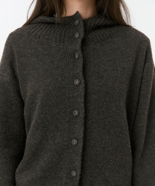 OHESHIO（オヘシオ）の「CROPPED HOODED HIGH NECK CARDIGAN, BROWN（カーディガン/ボレロ・レディース・その他・FREE）」の6枚目の写真