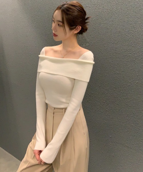 Aelina（エリナ）の「スリムフィットワンショルダーニットトップス（ニット/セーター・レディース・モカ/ホワイト/ピンク・FREE）」の2枚目の写真