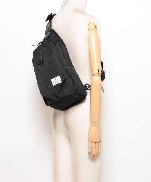 MAKAVELIC（マキャベリック）の「【62】【MAKAVELIC】【COCOON 4 BODY BAG / ボディバッグ】（ボディバッグ/ウエストポーチ・メンズ・ブラック/ダークネイビー・FREE）」の7枚目の写真
