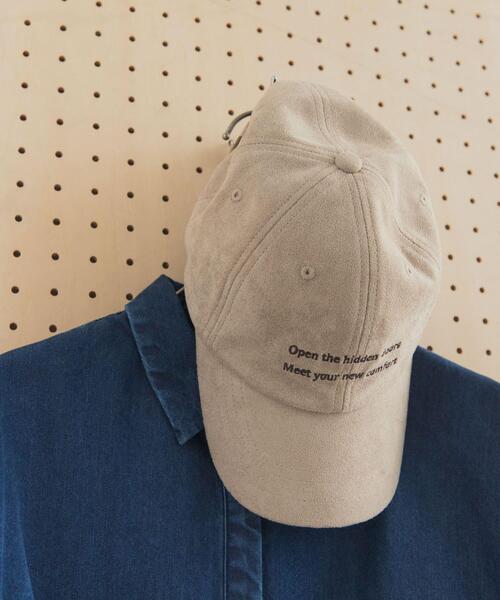 URBAN RESEARCH DOORS(アーバンリサーチドアーズ)の「刺繍スエードキャップ(キャップ・レディース・ベージュ/ブラウン・ONE)」の1枚目の写真