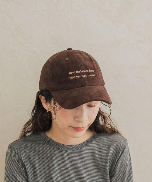 URBAN RESEARCH DOORS(アーバンリサーチドアーズ)の「刺繍スエードキャップ(キャップ・レディース・ベージュ/ブラウン・ONE)」の2枚目の写真