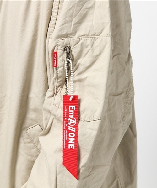 WHO'S WHO gallery（フーズフーギャラリー）の「【Em@//ONE】ボンディングMA-1（ブルゾン・メンズ・ベージュ/オリーブ/ブラック・LARGE/MEDIUM）」の7枚目の写真