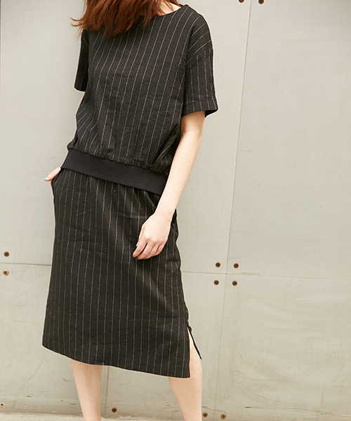 AZUL ENCANTO（アズールエンカント）の「裾リブ丸首ブラウス（シャツ/ブラウス・レディース・ブラック系その他/ホワイト系その他・MEDIUM/SMALL/LARGE）」の11枚目の写真