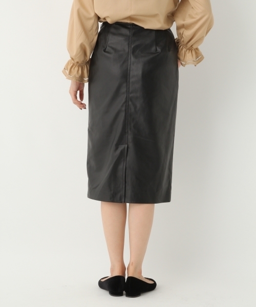 A part by（アパートバイ）の「フェイクレザータイトスカート 732498 （スカート・レディース・ベージュ/ブラック・MEDIUM/LARGE）」の14枚目の写真