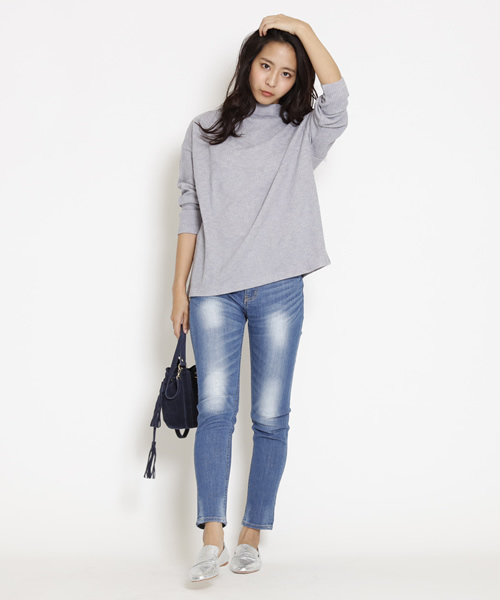 LIPSTAR(リップスター)の「スリムテーパードデニムパンツ(デニムパンツ・レディース・ブルー/ネイビー・S(1)/M(2))」の12枚目の写真